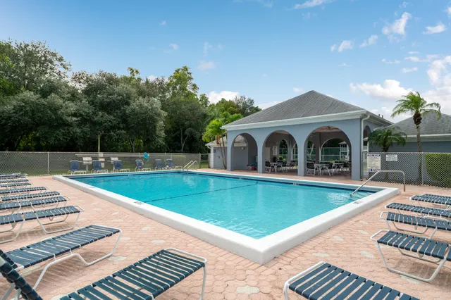 $2,000 | 3254 Southeast Aster Lane, Unit J238, Stuart, FL 34994