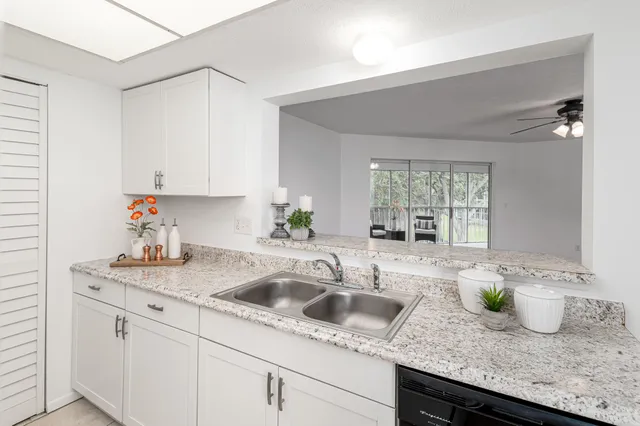 $2,000 | 3254 Southeast Aster Lane, Unit J238, Stuart, FL 34994