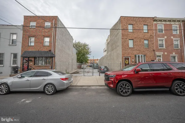 a car parked in front of a building