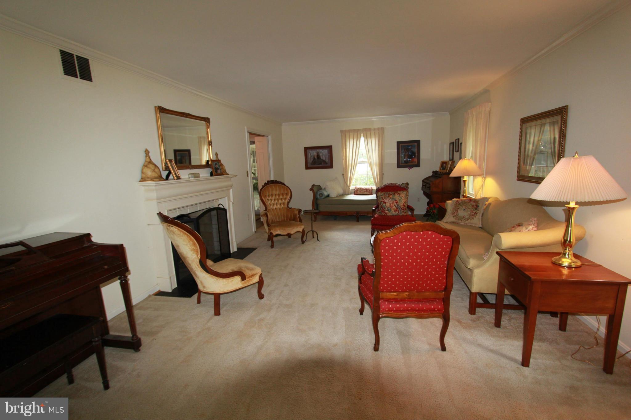 13020 Wainwright Road Highland, MD 20777 - Photo 8 of 30 Living Room