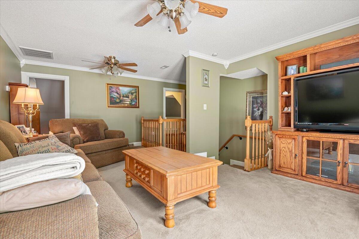 60 R J Wagers Road Manchester, KY 40962 - Photo 23 of 50 23-Upstairs Living Room