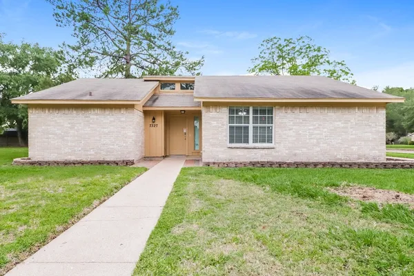 $1,965 | 7327 Shady Vale Lane, Houston, TX 77040