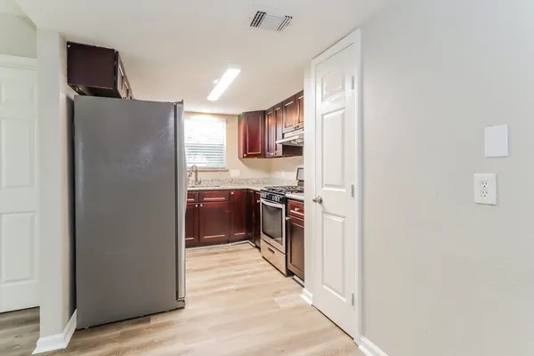 $1,965 | 7327 Shady Vale Lane, Houston, TX 77040
