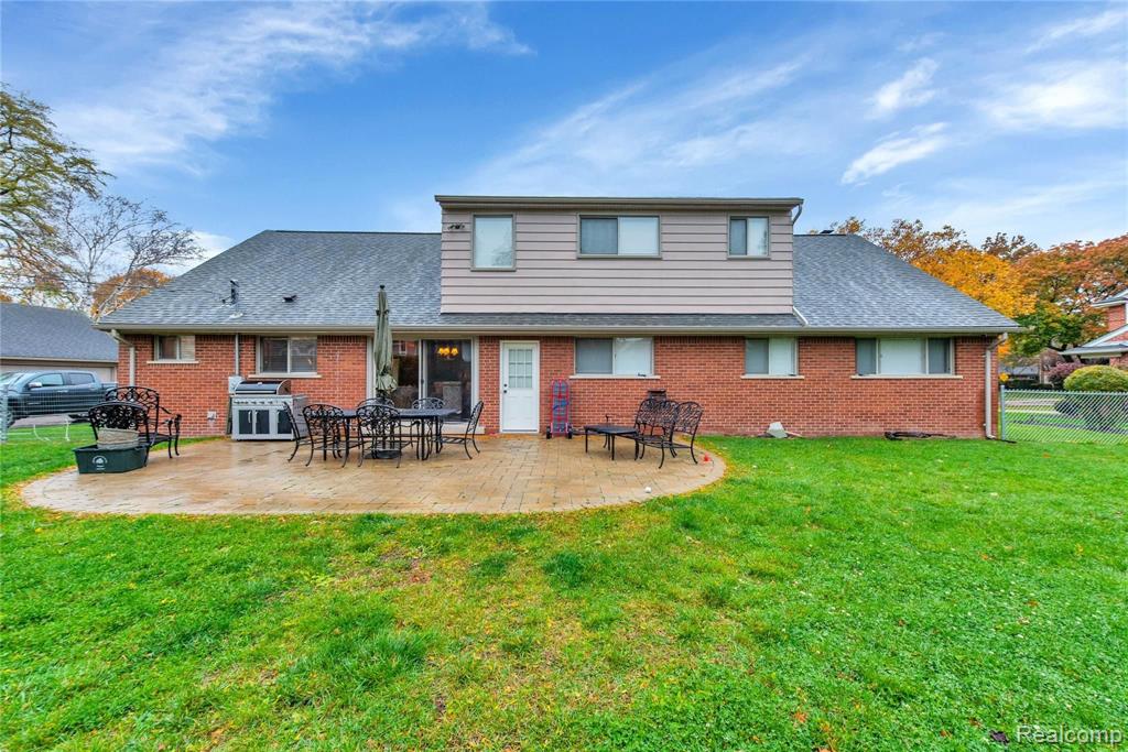 510 Thorntree Road Grosse Pointe Woods, MI 48236 - Photo 36 of 40