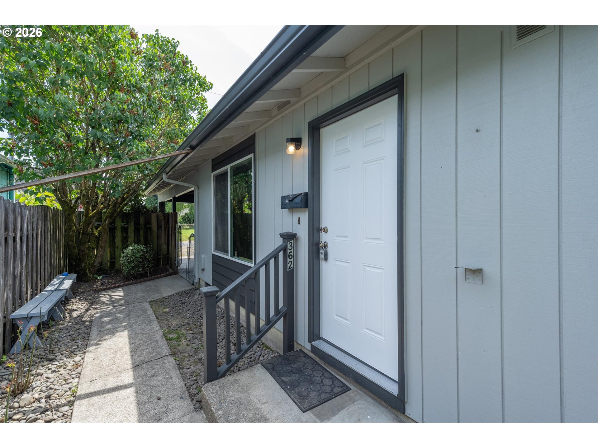 360 24th Avenue Longview, WA 98632 - Photo 17 of 36 Entrance/Foyer