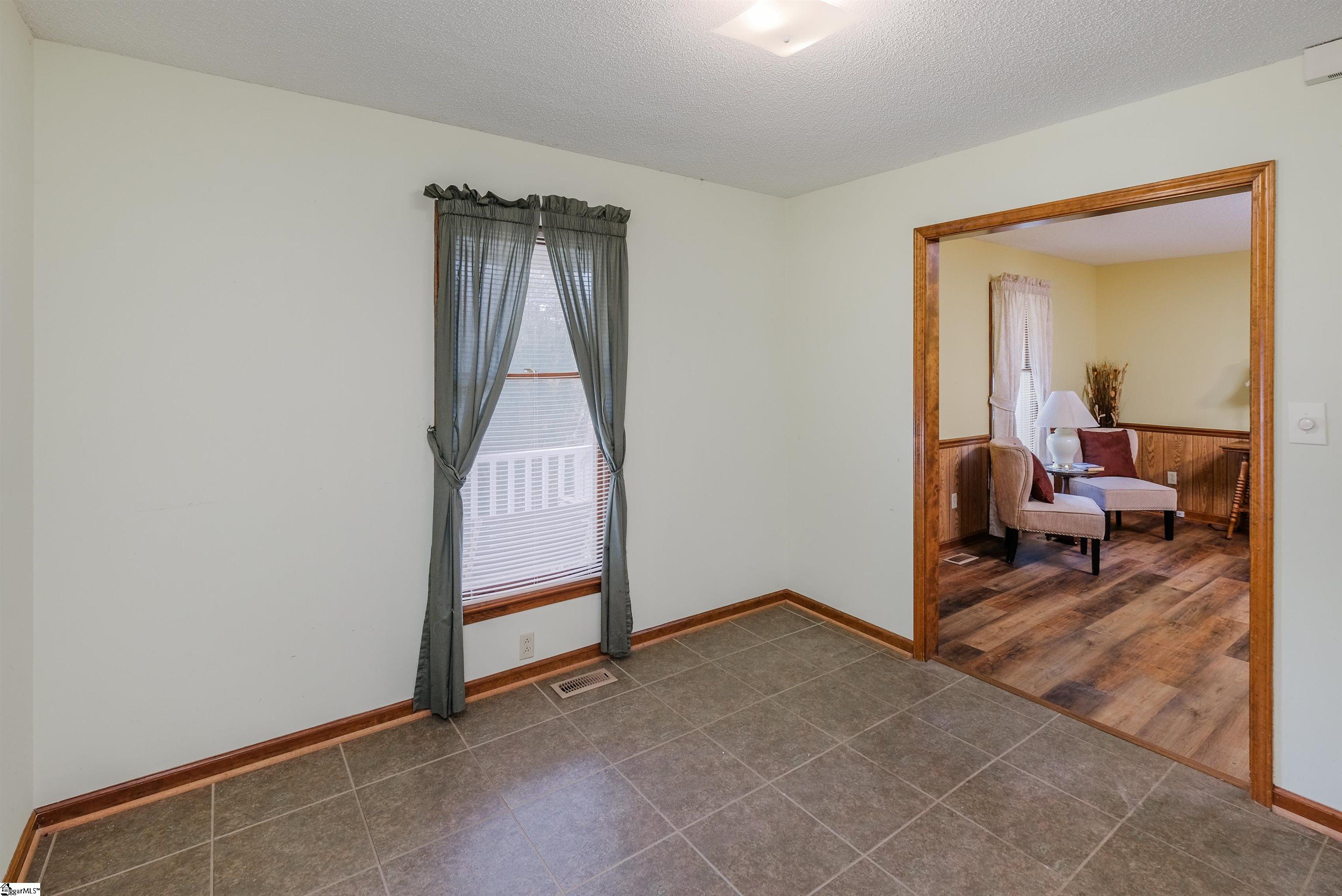 1823 Busby Road Anderson, SC 29626 - Photo 8 of 36