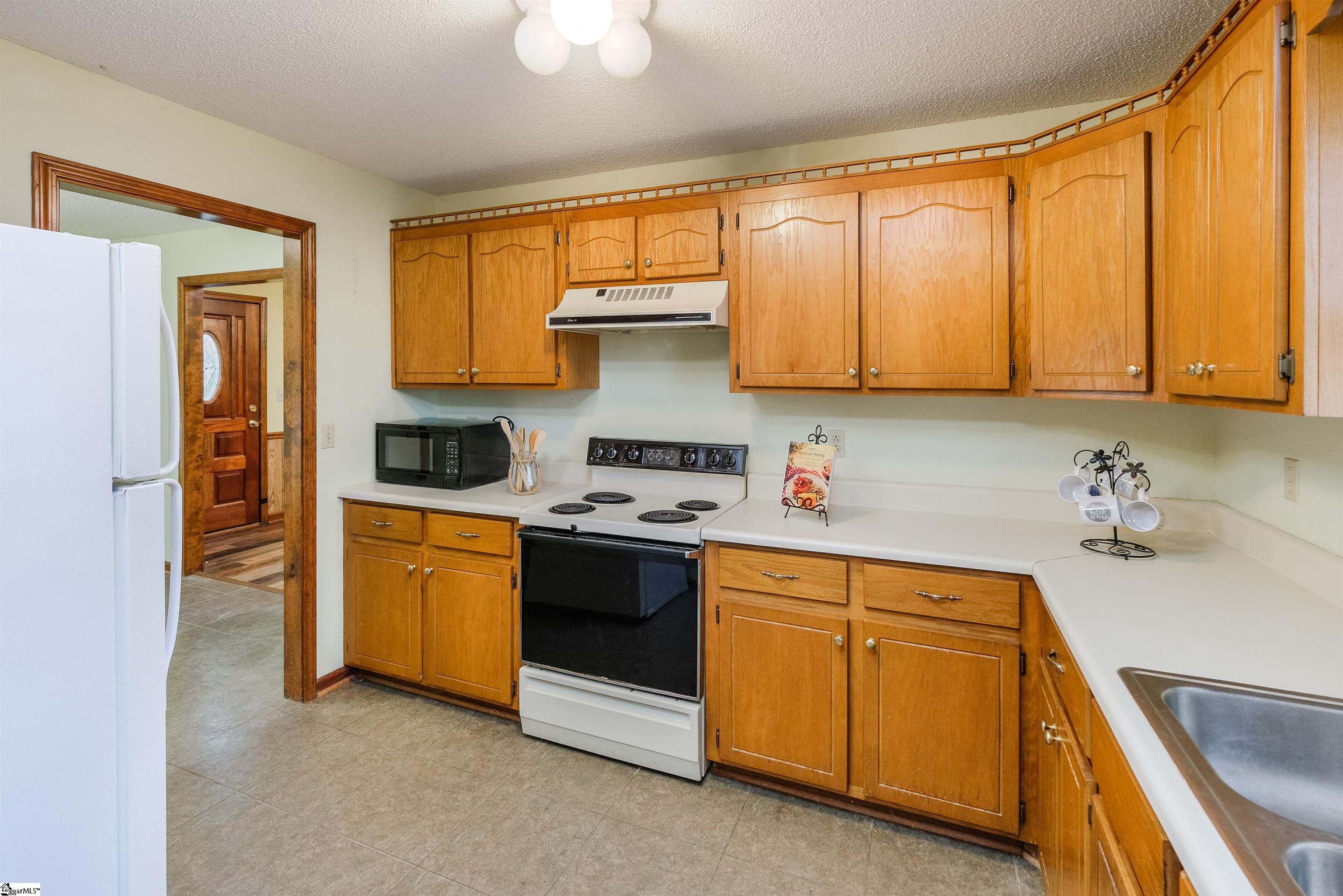 1823 Busby Road Anderson, SC 29626 - Photo 10 of 36