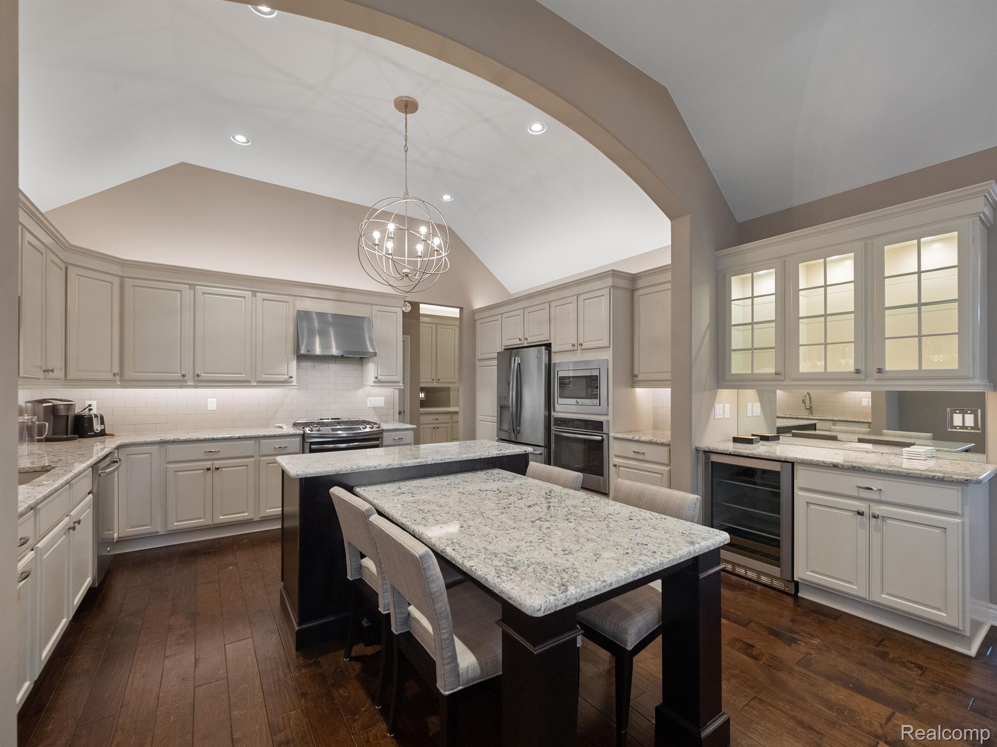 5209 Brecon Court Rochester, MI 48306 - Photo 6 of 17 Gallery Image 6