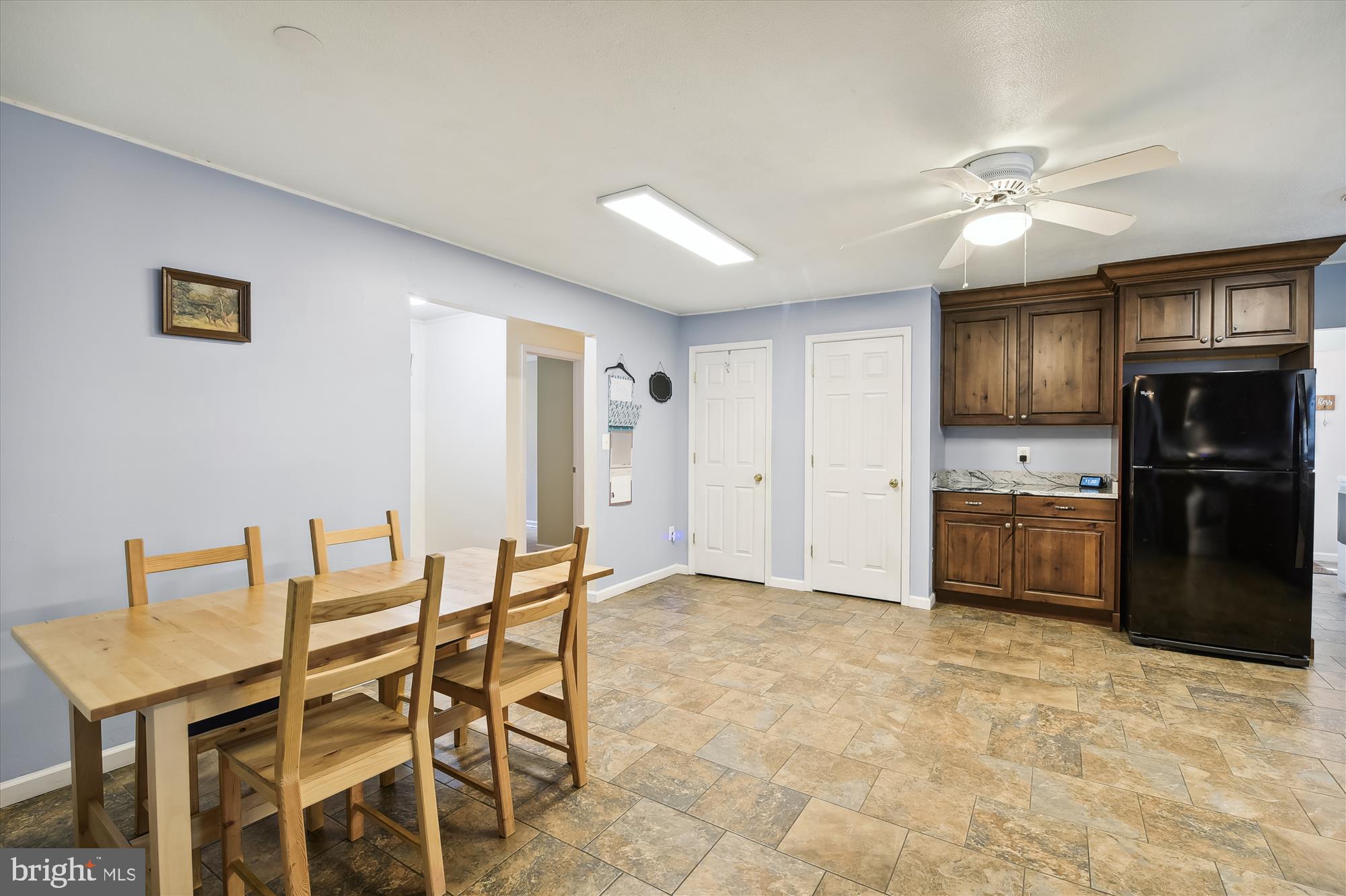 821 Pasadena Road Pasadena, MD 21122 - Photo 17 of 74 Table space/ pantry