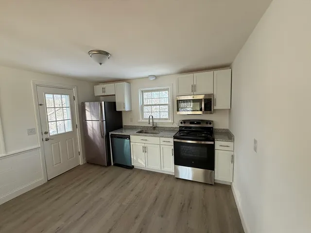 $4,500 | 91 Lower E Street, Dedham, MA 02026