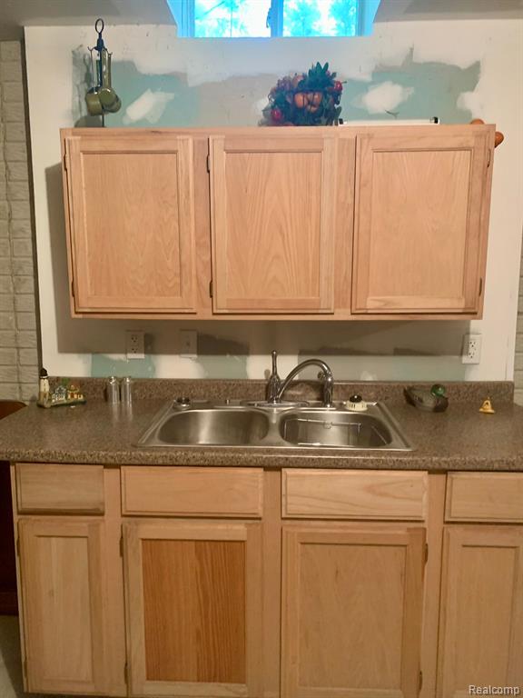655 E Ridge South Lyon, MI 48178 - Photo 32 of 37