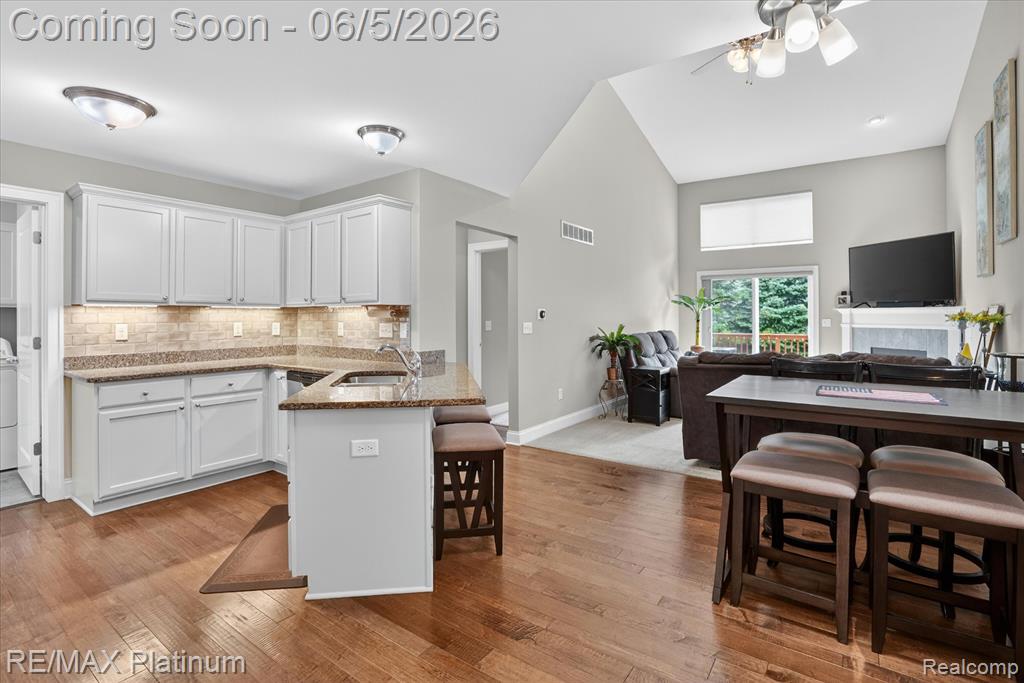 465 Hosta, Unit 82 Howell, MI 48843 - Photo 16 of 44