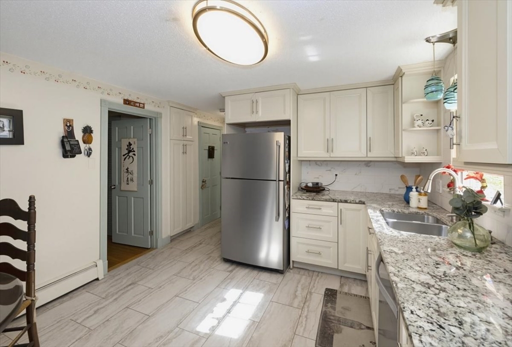 69 Hall Street Dunstable, MA 01827 - Photo 17 of 40