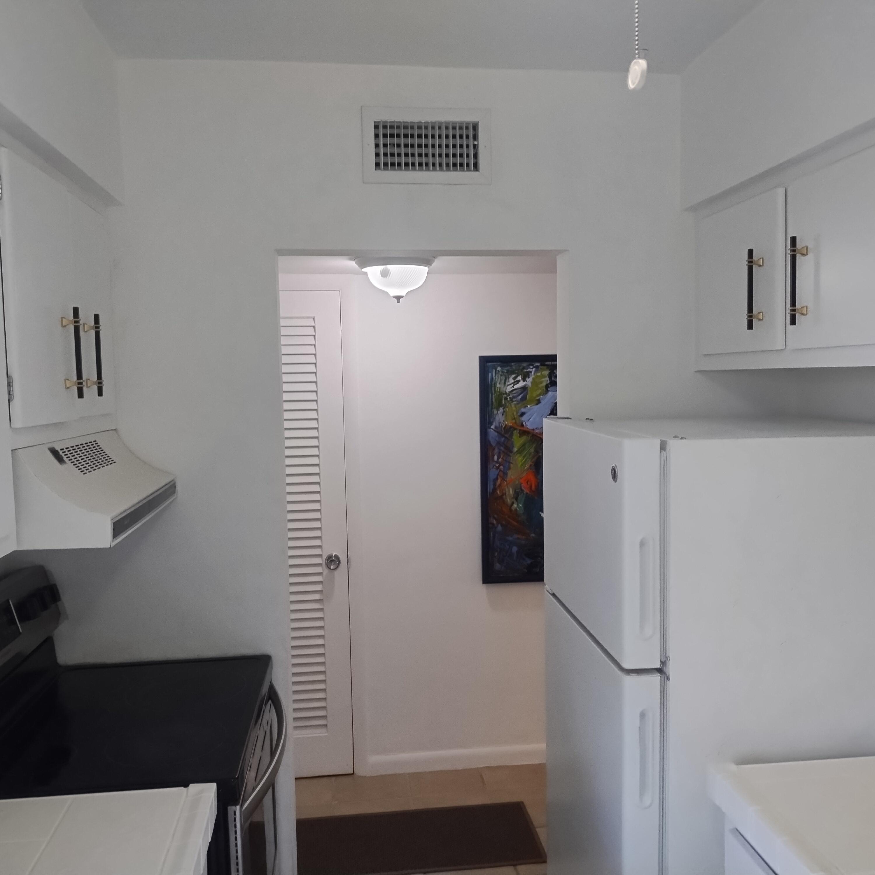 2700 Banyan Road, Unit C 3 Boca Raton, FL 33432 - Photo 6 of 18 Kitch 4