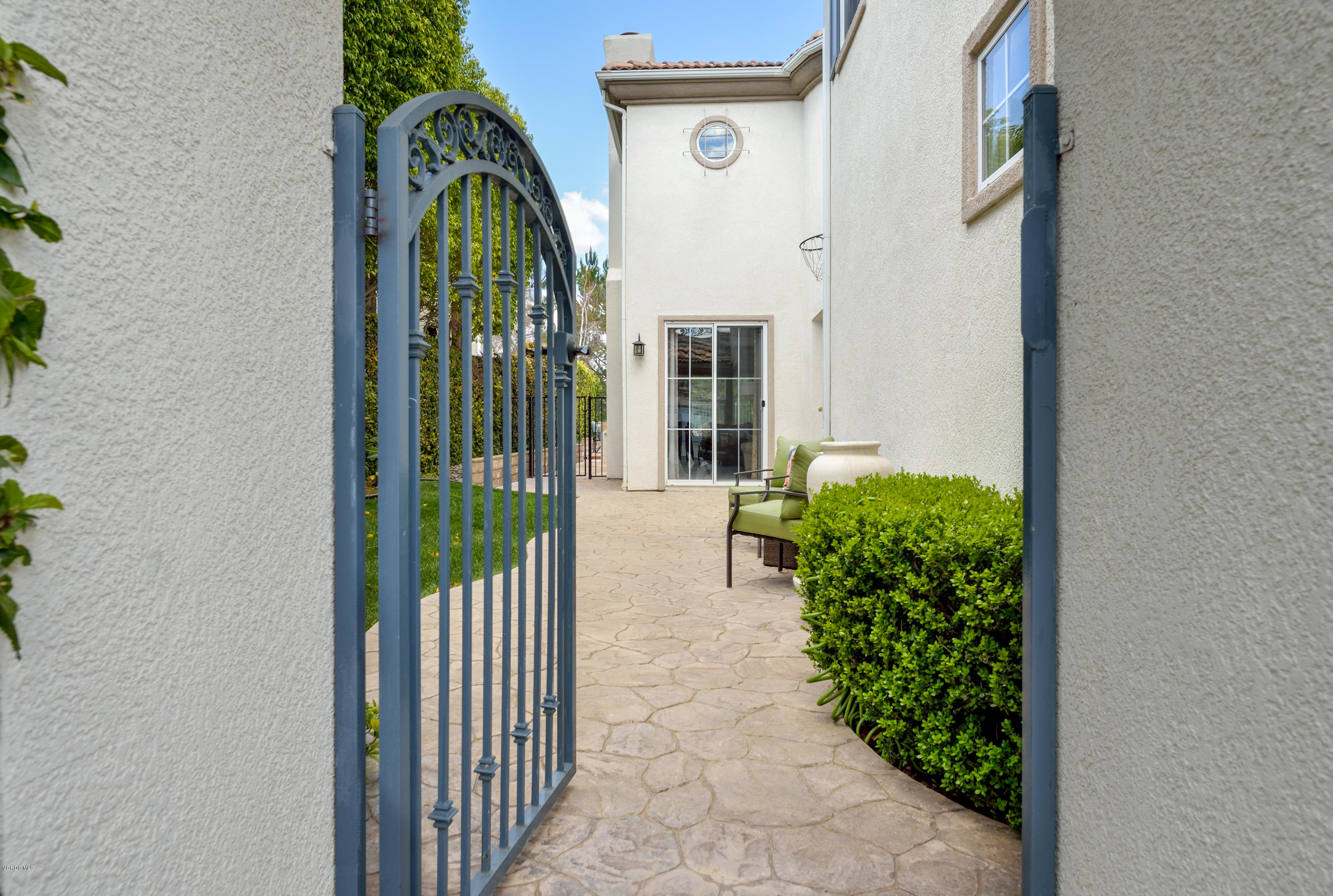 129 Park Hill Road Simi Valley, CA 93065 - Photo 2 of 45 07