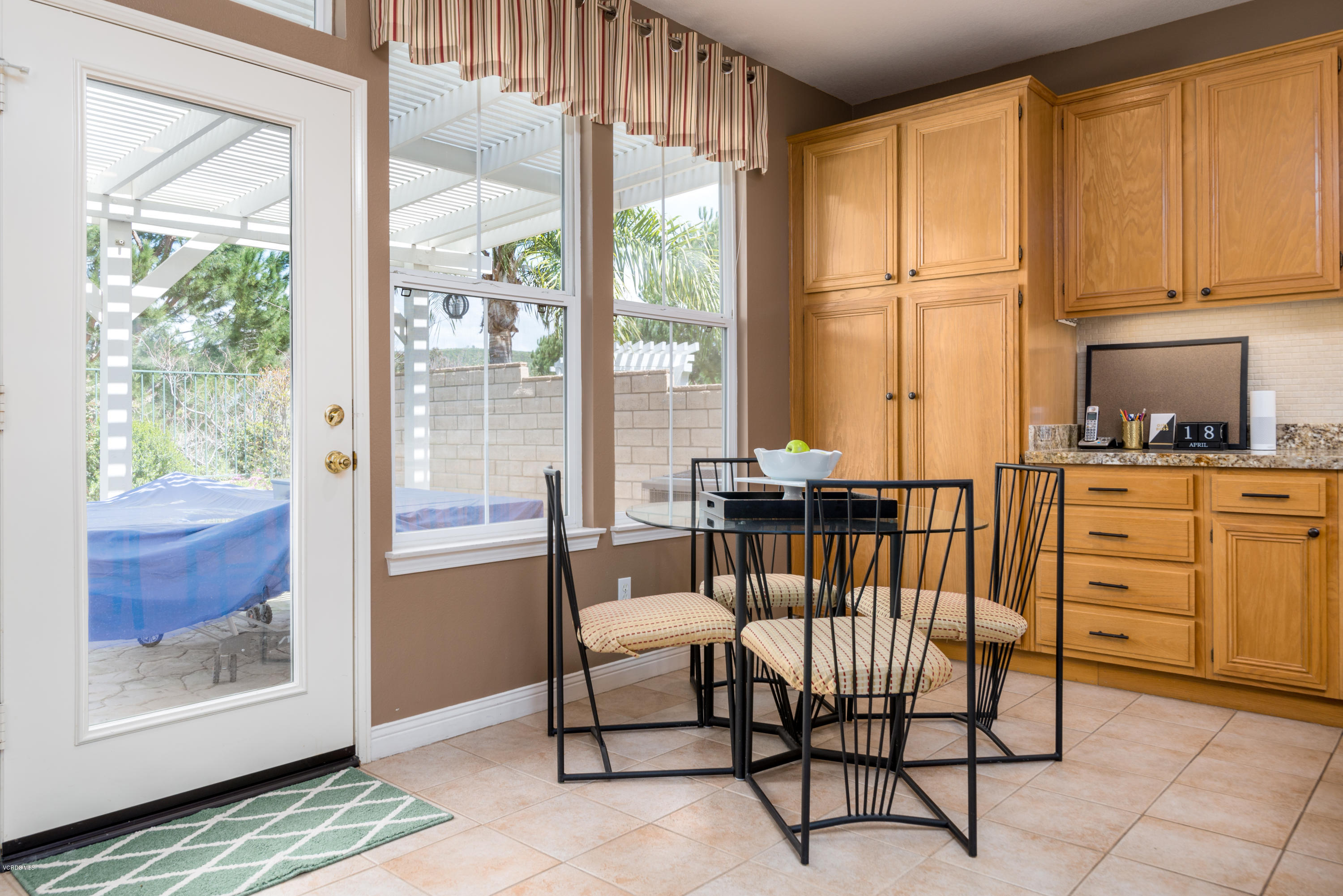 129 Park Hill Road Simi Valley, CA 93065 - Photo 17 of 45 18