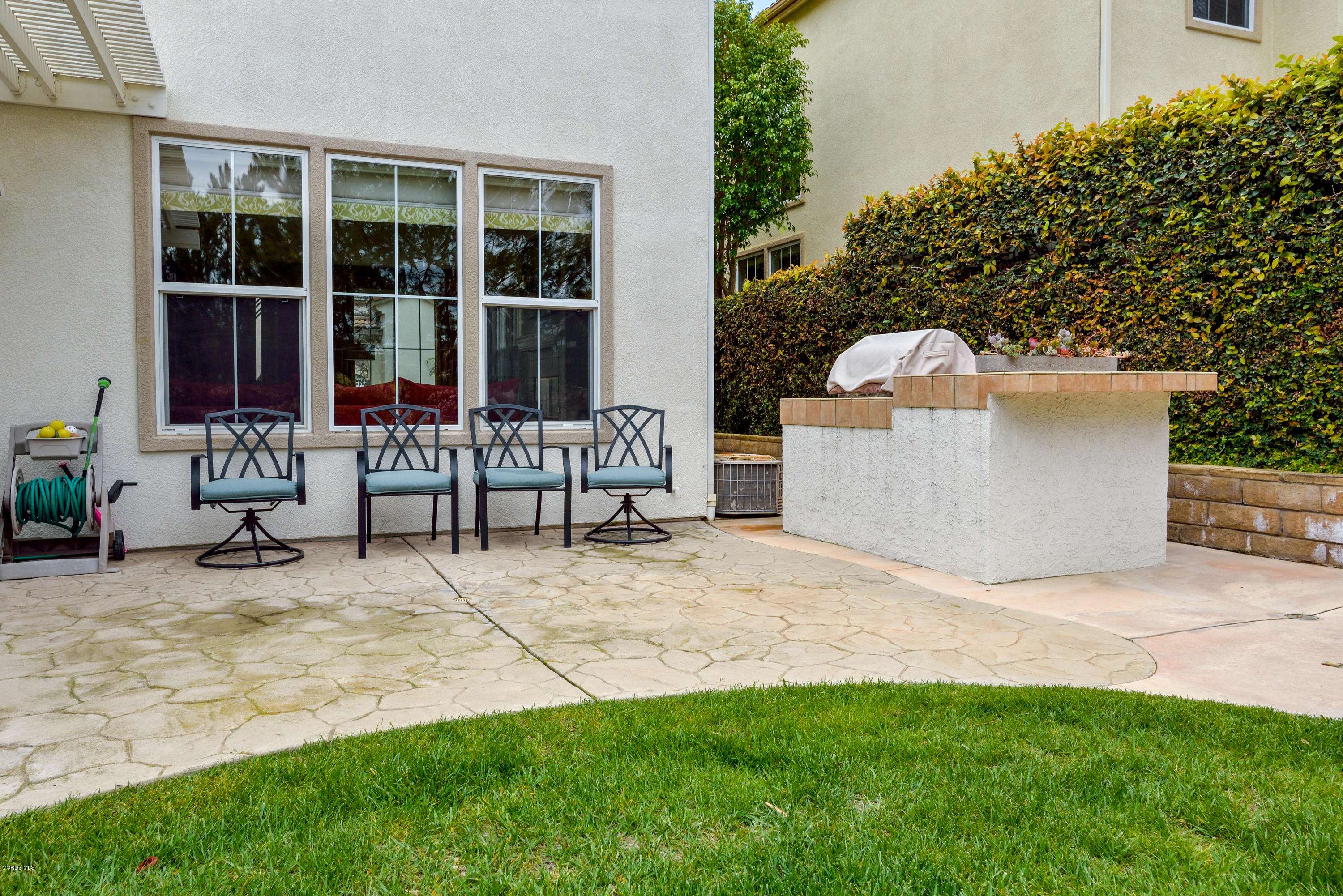 129 Park Hill Road Simi Valley, CA 93065 - Photo 4 of 45 03