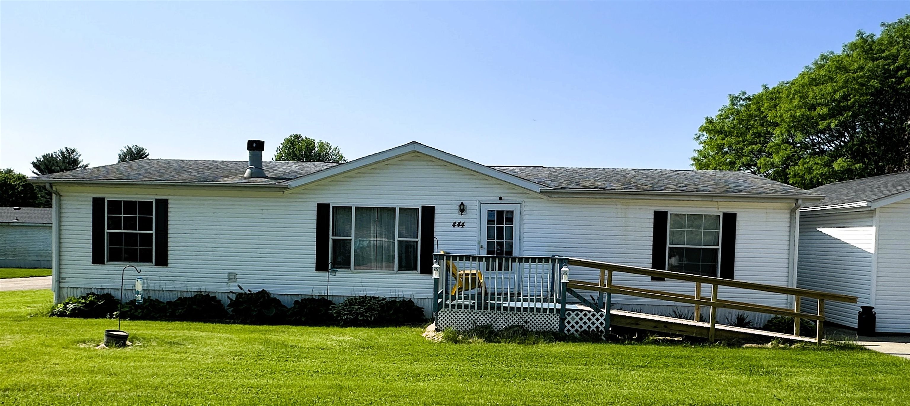 291 Highway 2 Dixon, IL 61021 - Photo 26 of 27 a front view of a house with a garden