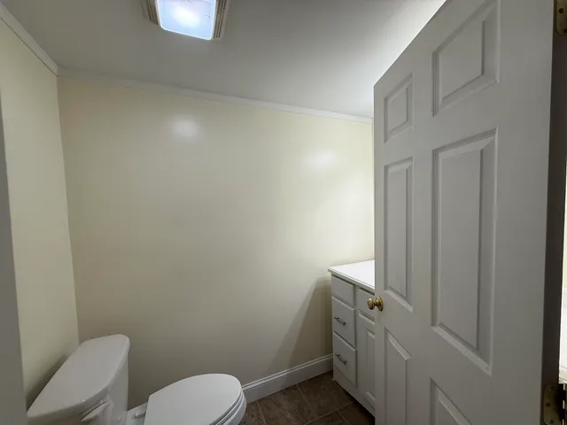 $2,500 | 361 Court Street, Laconia, NH 03246