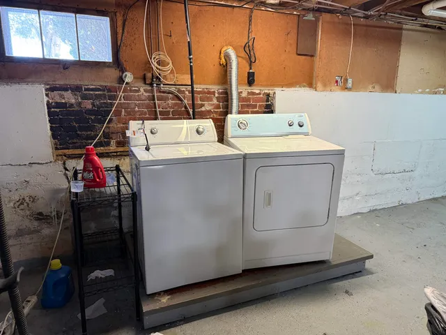 $2,500 | 361 Court Street, Laconia, NH 03246