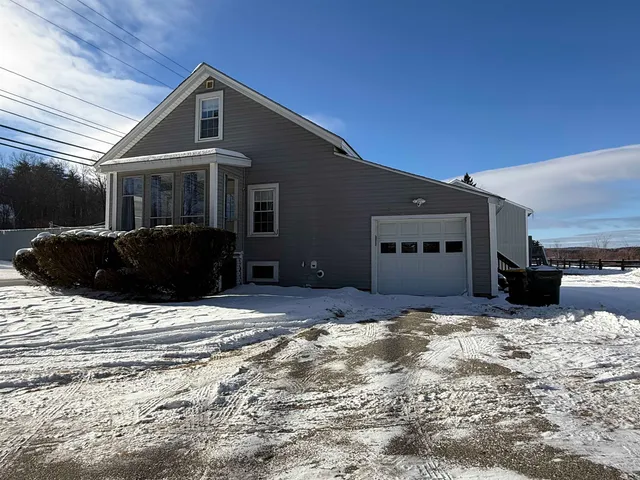 $2,500 | 361 Court Street, Laconia, NH 03246