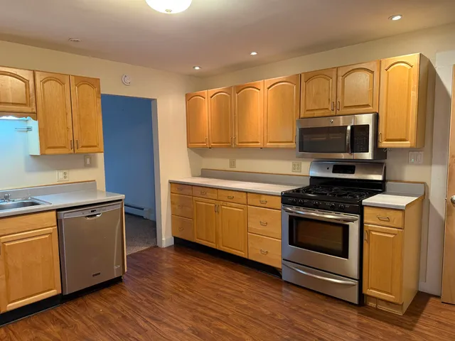 $2,500 | 361 Court Street, Laconia, NH 03246