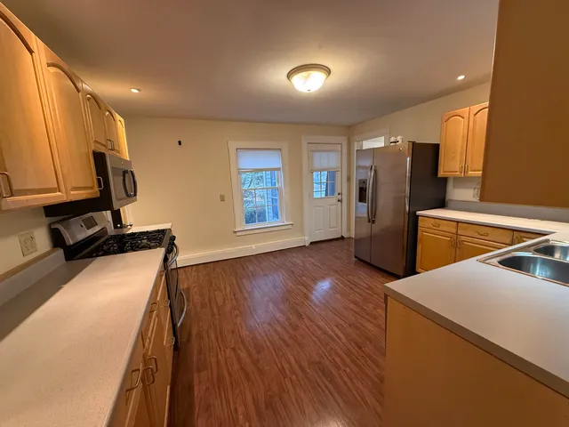 $2,500 | 361 Court Street, Laconia, NH 03246