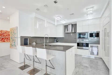 $3,388,000 | 17475 Collins Avenue, Unit 2502, Sunny Isles Beach, FL 33160