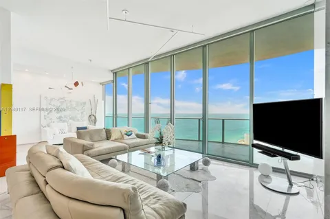 $3,388,000 | 17475 Collins Avenue, Unit 2502, Sunny Isles Beach, FL 33160