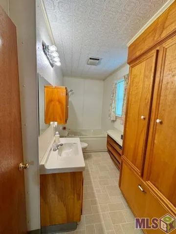 $208,000 | 304 Holiday Drive, Houma, LA 70364