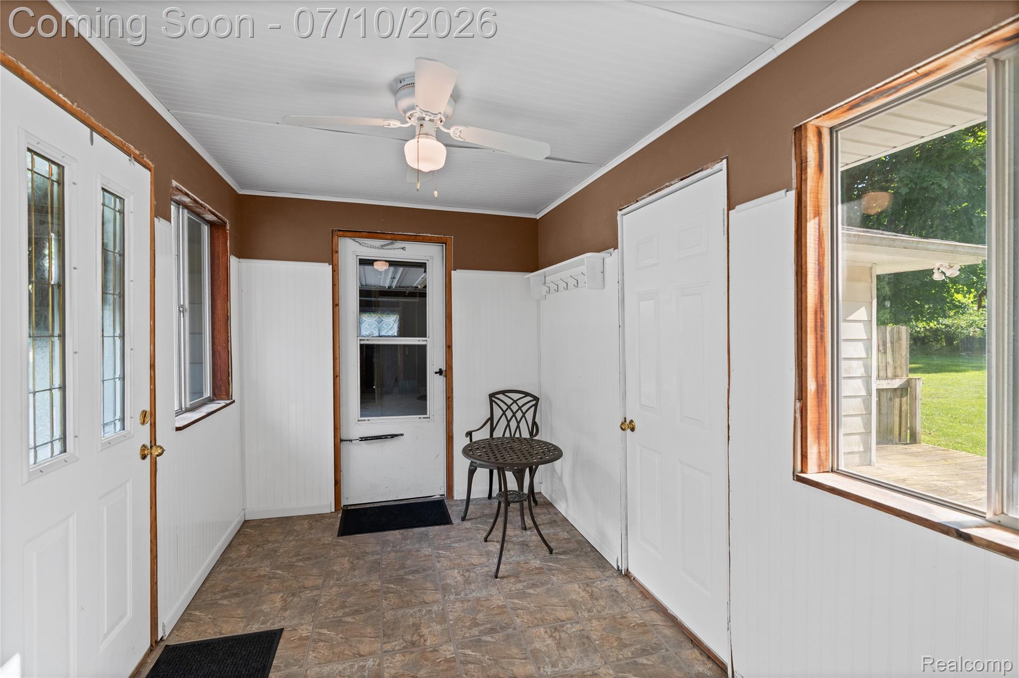 1715 North Oxford Road Oxford, MI 48371 - Photo 21 of 29 Breezeway between home and 2.5 car attached garage.