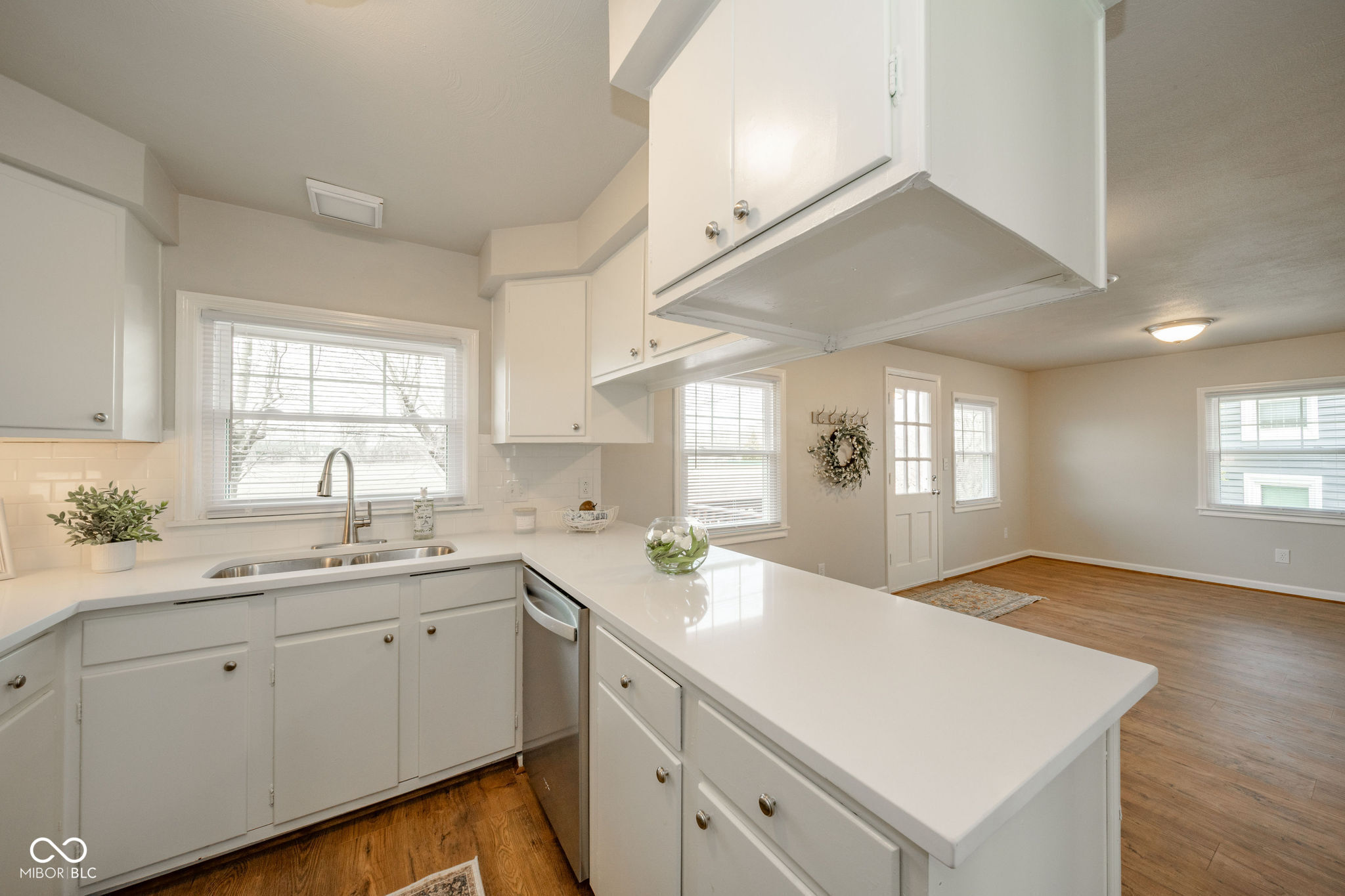 807 Bittersweet Lane Anderson, IN 46011 - Photo 2 of 33