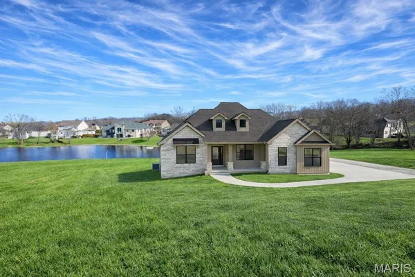 $800,000 | 18 R Cobblestone Drive, Washington, MO 63090