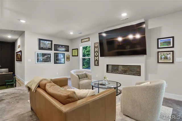 $825,000 | 18 R Cobblestone Drive, Washington, MO 63090