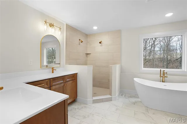 $825,000 | 18 R Cobblestone Drive, Washington, MO 63090