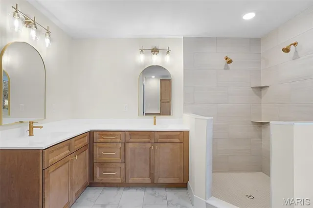 $825,000 | 18 R Cobblestone Drive, Washington, MO 63090