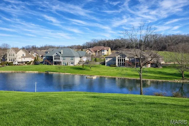$825,000 | 18 R Cobblestone Drive, Washington, MO 63090