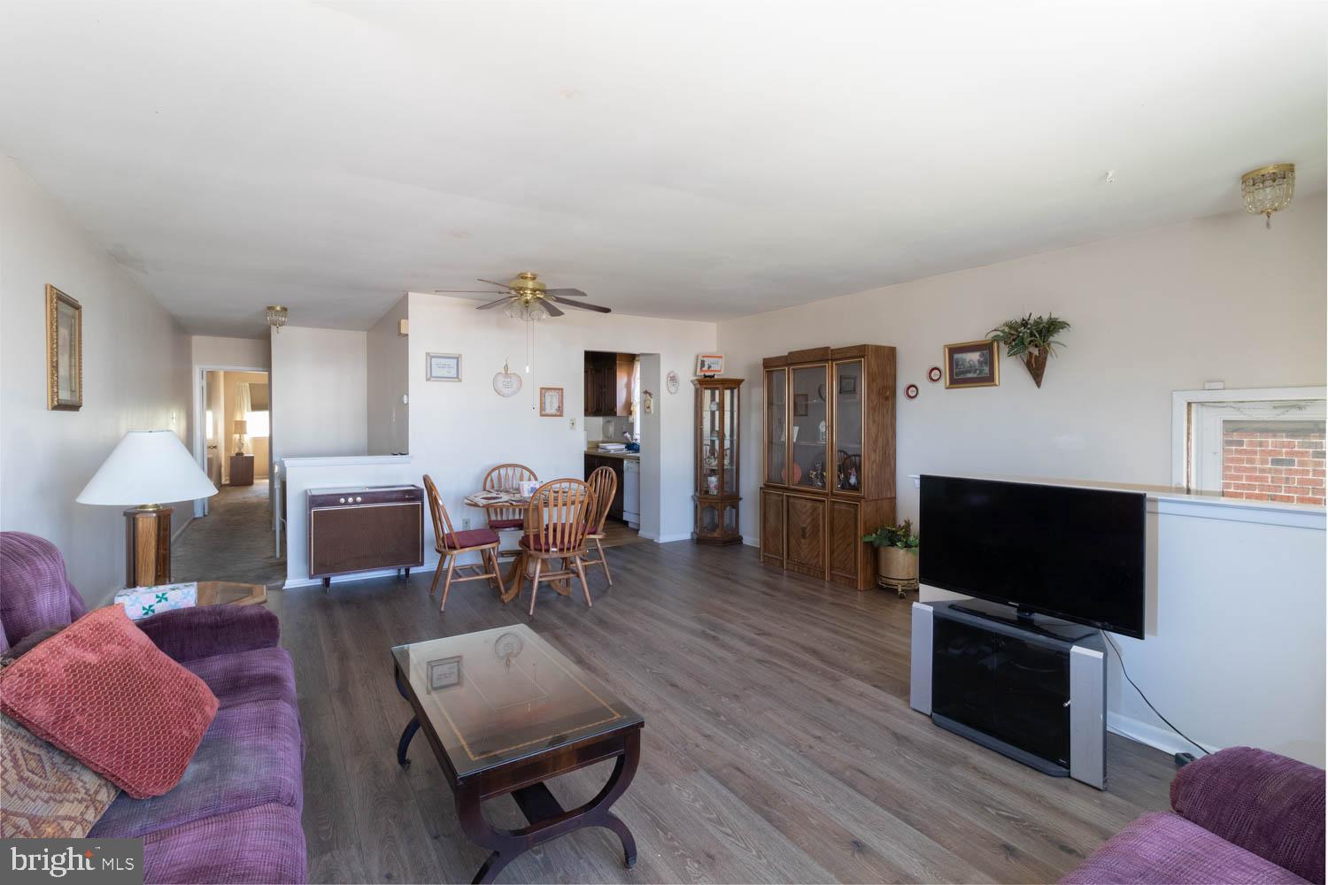 8541 Ridgeway Street Philadelphia, PA 19111 - Photo 8 of 26 Gallery Image 8