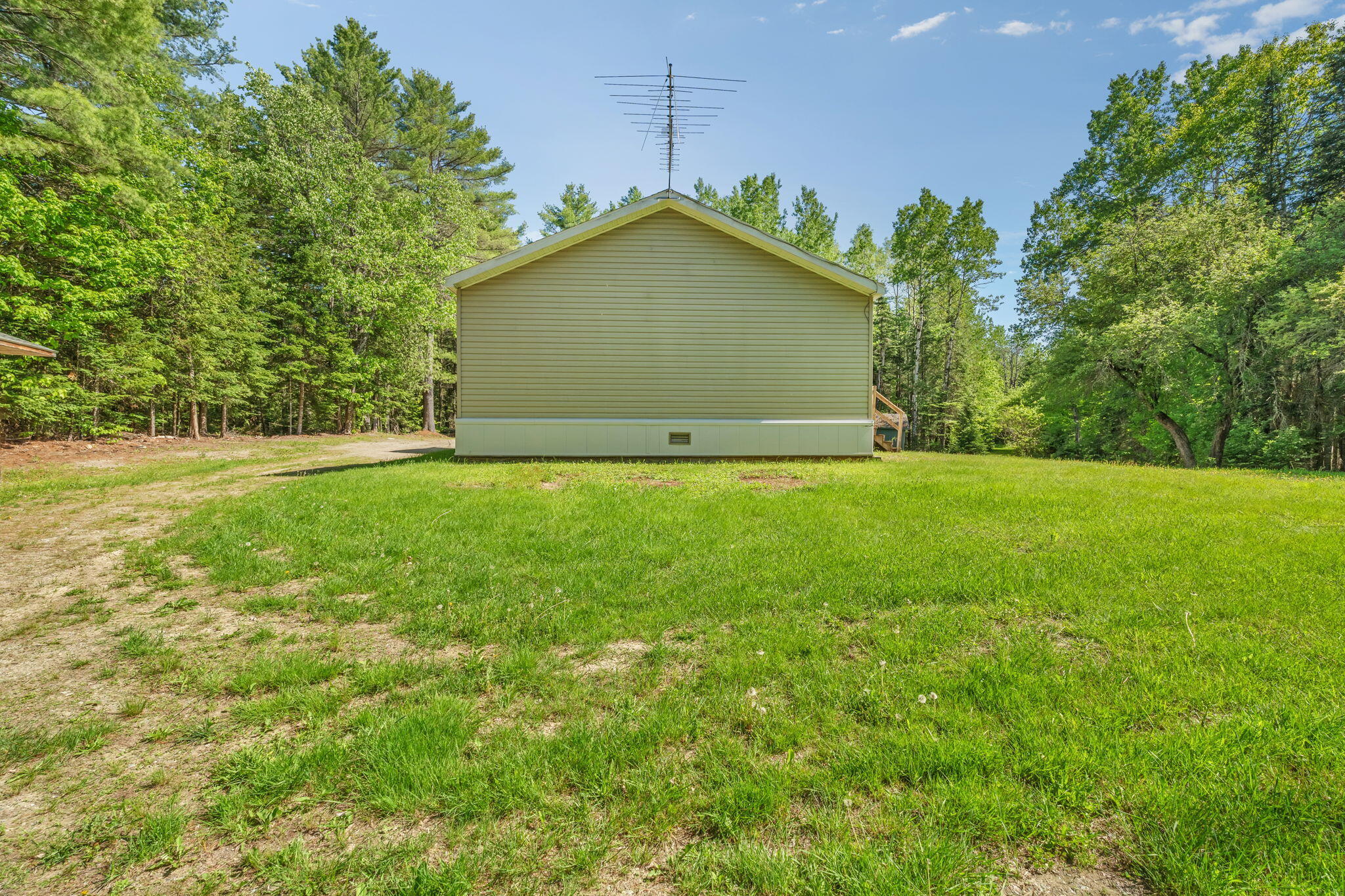 2392 Hudson Road Hudson, ME 04449 - Photo 37 of 77