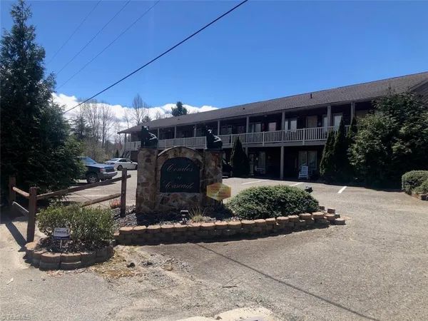 $899,900 | 96 Cascade Trail, Fancy Gap, VA 24328