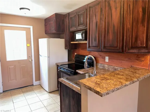 $899,900 | 96 Cascade Trail, Fancy Gap, VA 24328