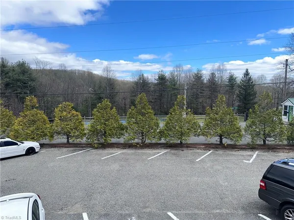 $899,900 | 96 Cascade Trail, Fancy Gap, VA 24328