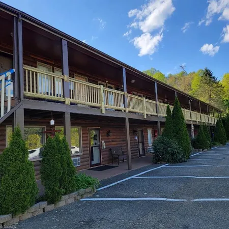 $899,900 | 96 Cascade Trail, Fancy Gap, VA 24328