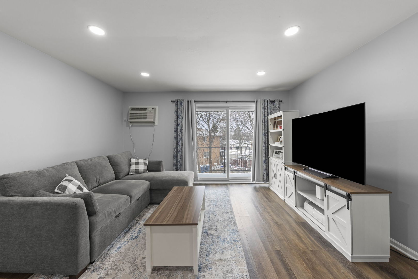 215 Hale Street, Unit 9B Addison, IL 60101 - Photo 4 of 17