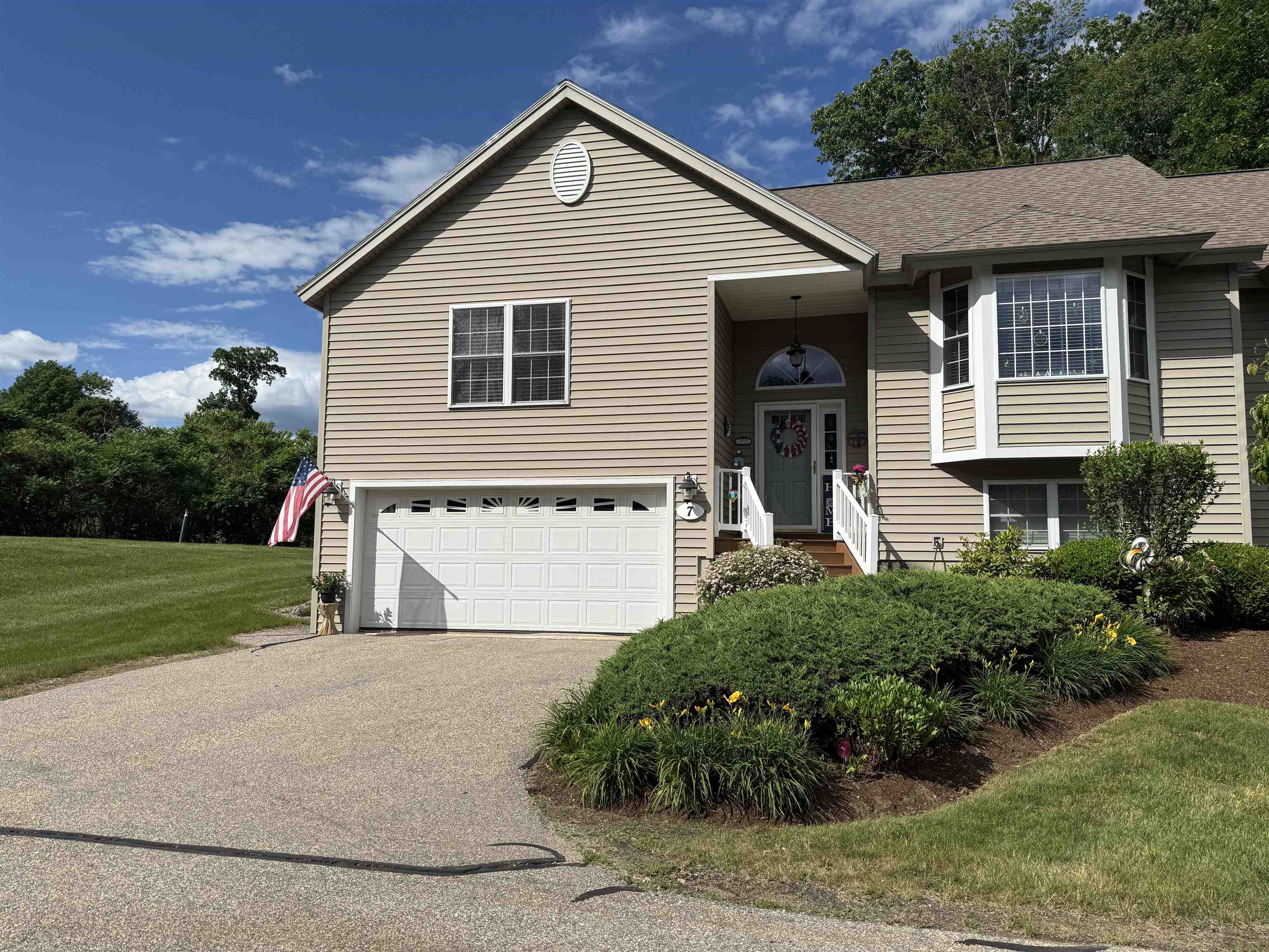 7 Maplevale Road East Kingston, NH 03827 - Photo 1 of 42
