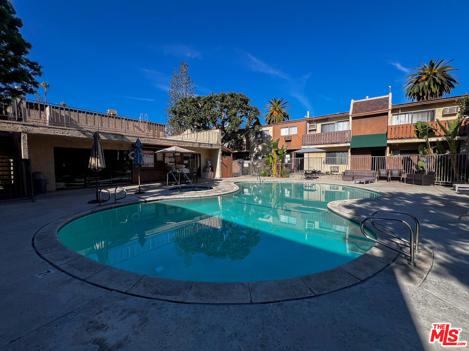 17900 Sherman Way, Unit 320 Reseda, CA 91335 - Photo 16 of 19