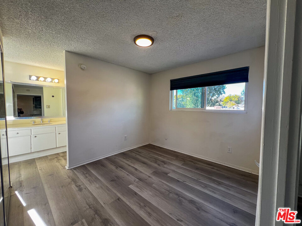 17900 Sherman Way, Unit 320 Reseda, CA 91335 - Photo 9 of 19