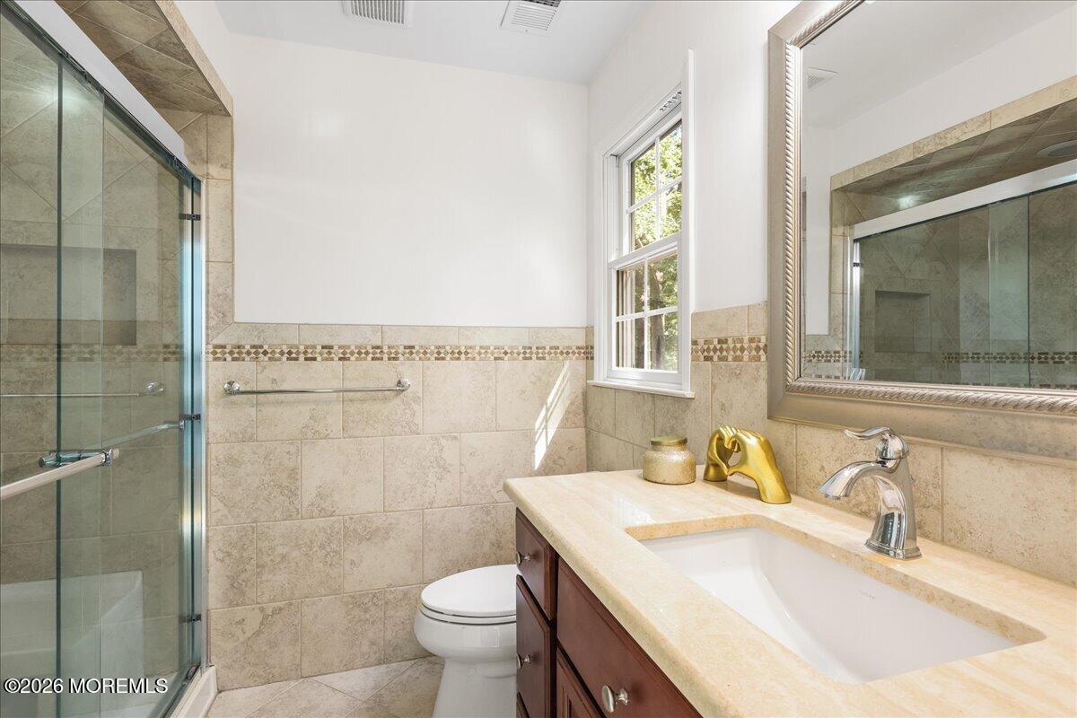 6 Rimwood Drive Lincroft, NJ 07738 - Photo 37 of 58 41-Primary Bathroom