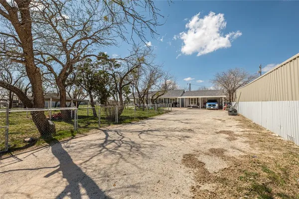$265,500 | 240 Fm 382, Ovalo, TX 79541