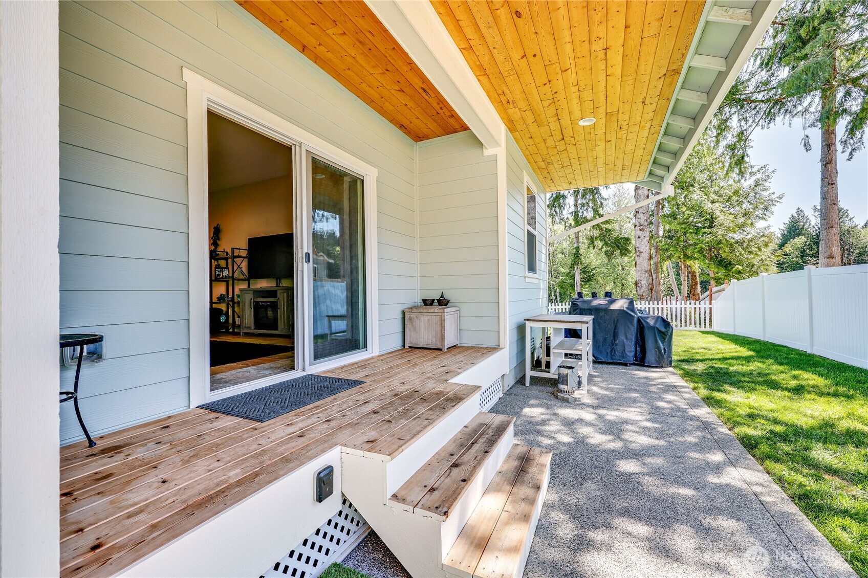 7058 East Nightingale Street Port Orchard, WA 98366 - Photo 37 of 40